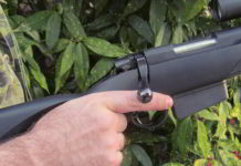 Maneggiare un’arma in sicurezza Premere il grilletto