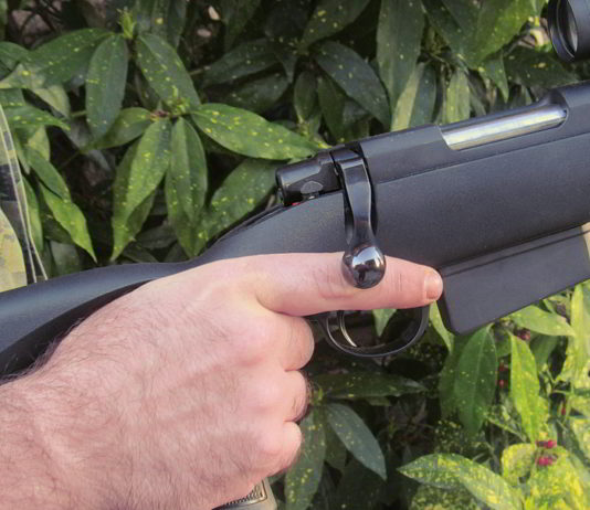 Maneggiare un’arma in sicurezza Premere il grilletto