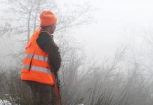 Sicurezza a caccia, sabato convegno a Montalto di Castro sicurezza a caccia, cacciatore con veste alta visibilità