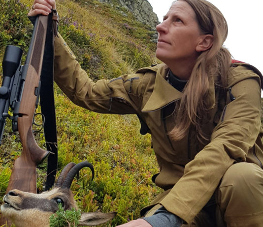 Cacciare a Palla giugno 2019 in edicola dal 17 maggio cacciare a palla giugno 2019 la giornalista tedesca ilka dorn a caccia di camosci in austria