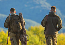 Gestione della caccia, Federcaccia prova a forzare i 5 Stelle gestione della caccia federcaccia, due cacciatori di spalle