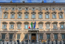 Il ddl sul maltrattamento animale approda in commissione palazzo madama, sede del senato, pronto a discutere il ddl cinque stelle sul maltrattamento animale