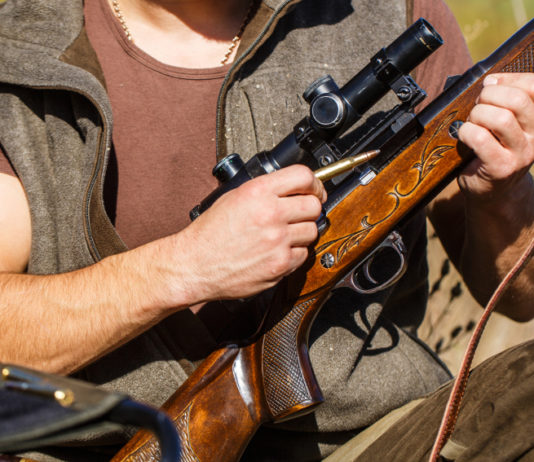 Fiorini (misto) sollecita la discussione del piano faunistico-venatorio dell’Umbria cacciatore carica carabina: piano faunistico-venatorio dell'Umbria
