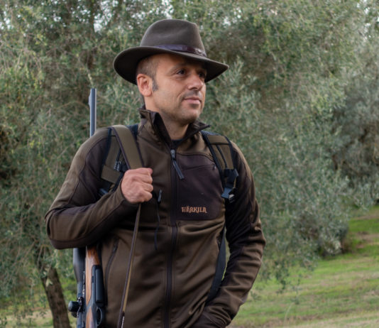 Härkila Gevar e Svarin, l’abbigliamento da caccia dal profumo nordico Matteo Brogi indossa l'abbigliamento da caccia Härkila Gevar e Svarin per il test su Caccia Magazine
