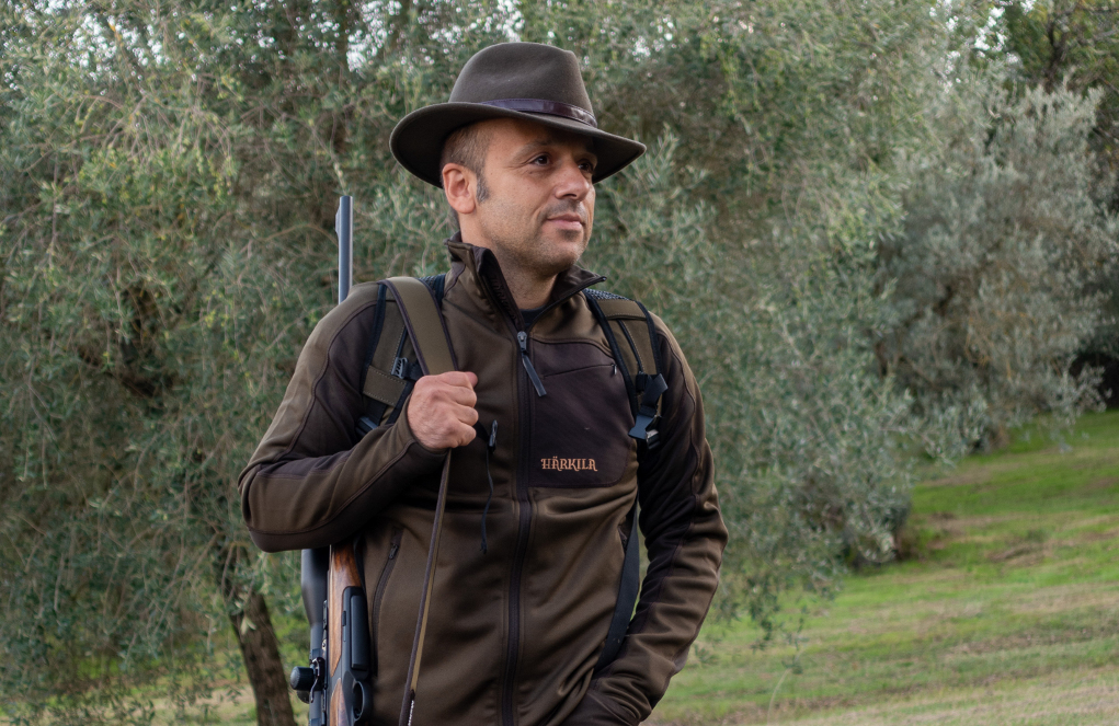 Matteo Brogi indossa l'abbigliamento da caccia Härkila Gevar e Svarin per il test su Caccia Magazine