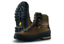 Armond Comelico 1250, lo scarpone da caccia con tomaia in anfibio nabukato Armond Comelico 1250, lo scarpone da caccia con tomaia in anfibio