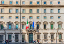 Il governo impugna la legge sulla caccia in Lombardia Governo impugna la legge sulla caccia in Lombardia: facciata di palazzo chigi