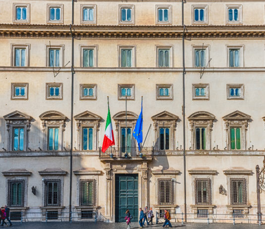 Il governo impugna la legge sulla caccia in Lombardia Governo impugna la legge sulla caccia in Lombardia: facciata di palazzo chigi