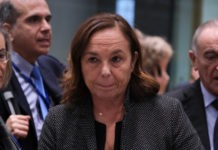 Tassa di concessione per porto d’armi prorogato, la ministra risponde sui tempi Tassa di concessione per porto d’armi prorogato: Luciana Lamorgese a Bruxelles, durante una riunione dei ministri dell'Interno dell'Unione europea