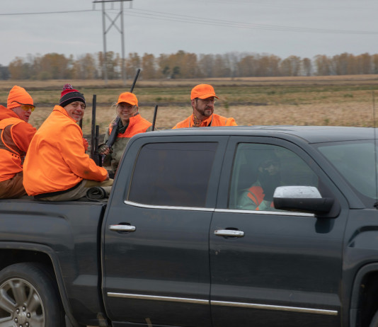 Associazione unica dei cacciatori, Castellani (Anuu) rassegnato Associazione unica dei cacciatori: cacciatori sul cassone di un fuoristrada