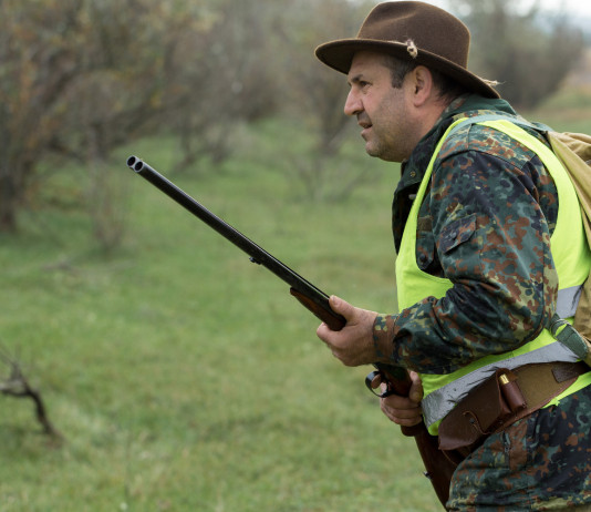 Poteri delle guardie zoofile: la decisione del Consiglio di Stato poteri delle guardie zoofile: cacciatore con fucile