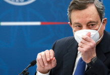 Stato d’emergenza e porto d’armi: la nuova scadenza Stato d’emergenza e porto d’armi: Mario Draghi in conferenza stampa con mascherina