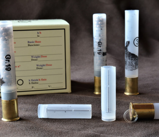 Cartuccia ricaricata calibro .410 con piombo numero 3: per la caccia alla lepre Cartuccia ricaricata calibro .410 con piombo numero 3 per la caccia alla lepre