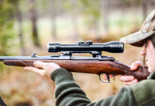 Hit Show Talks: tre nuovi webinar sulla caccia Hit Show Talks tre nuovi webinar sulla caccia: donna cacciatrice con carabina