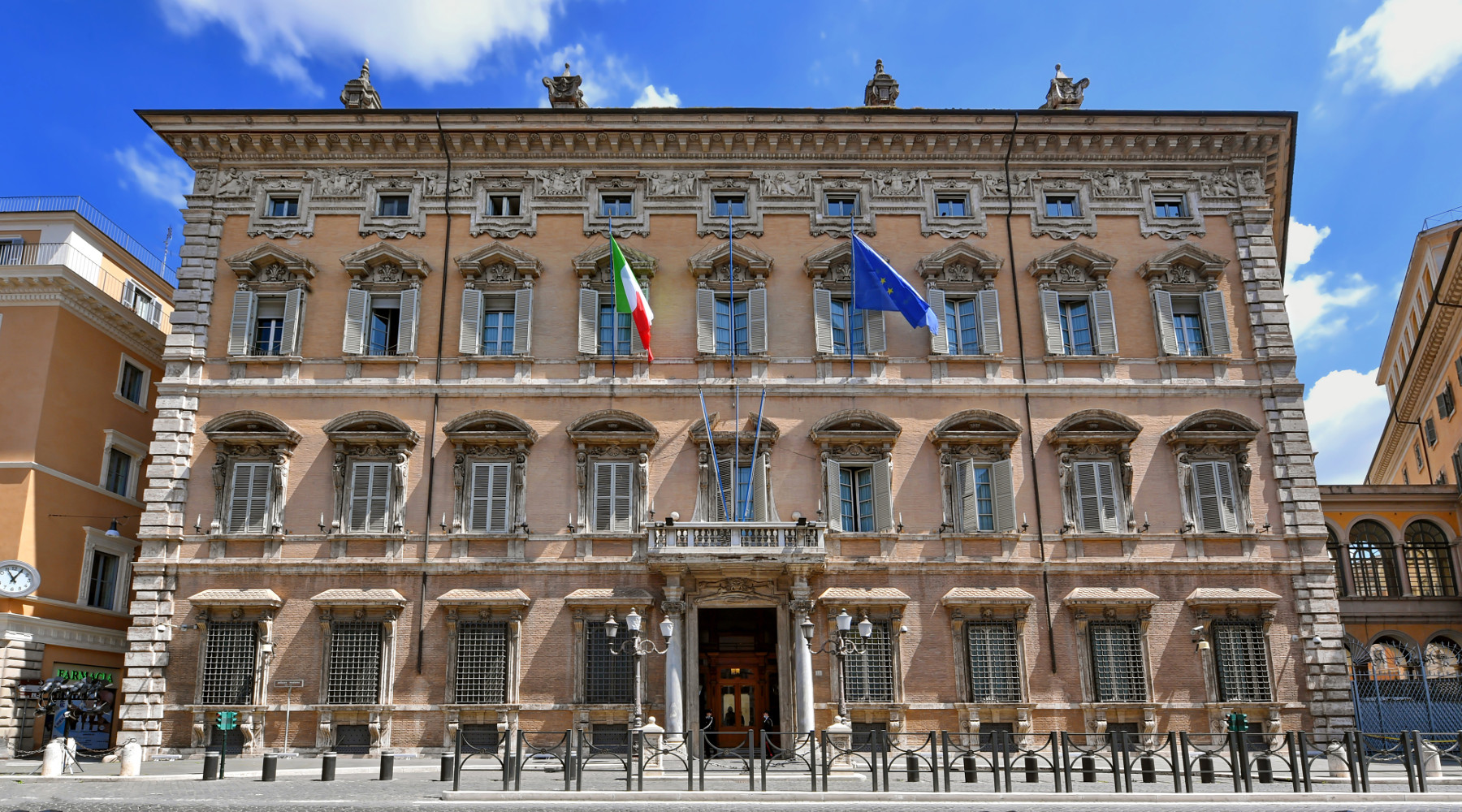 Sospensione della caccia in Lombardia, interrogazione in Senato: facciata di palazzo Madama