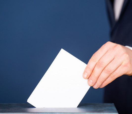 Referendum sulla caccia, Pietro Fiocchi presenta esposto Referendum sulla caccia: scheda inserita nell'urna elettorale