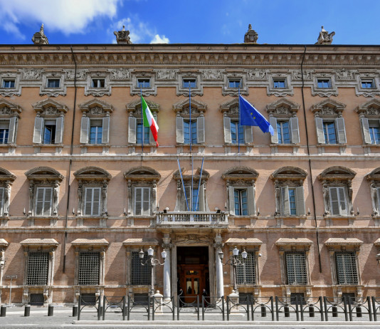 Disturbo venatorio, interrogazione al governo Disturbo venatorio, interrogazione al governo: facciata di palazzo madama, sede del senato