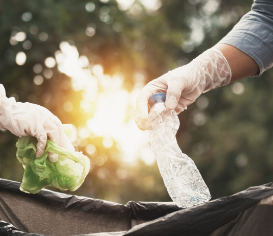 Operazione Paladini del territorio, il manifesto della Fondazione Una Operazione Paladini del territorio: operazioni di pulizia e ripristino ambientale, rimozione spazzatura dal bosco