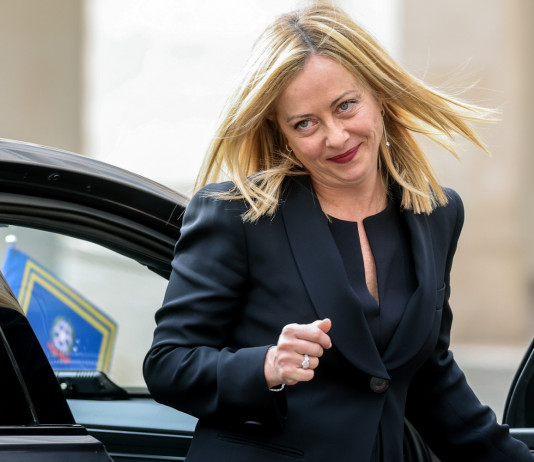 Tre sottosegretari del governo Meloni vicini al mondo venatorio Tre sottosegretari del governo Meloni vicini al mondo venatorio: Giorgia Meloni esce dall'auto dopo il giuramento al Quirinale