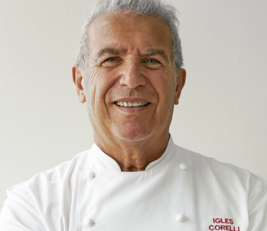 Lo chef Igles Corelli a Caccia Village 2023 Lo chef Igles Corelli a Caccia Village 2023