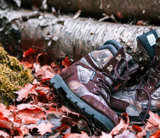 Incidenti di caccia: i dati dell’Università di Urbino Incidenti di caccia: scarponi da caccia nel bosco
