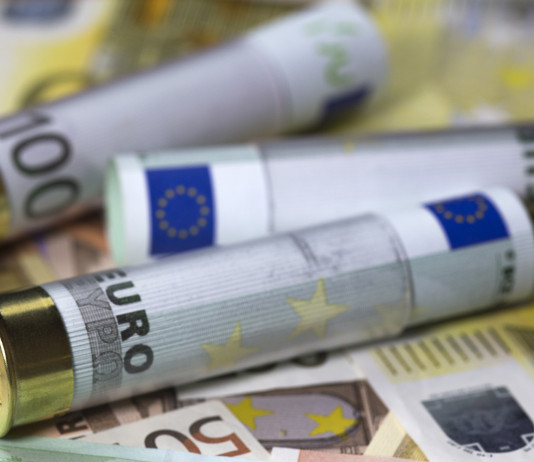 Valore economico della caccia: il convegno Valore economico della caccia: banconote in fondello di cartucce da caccia