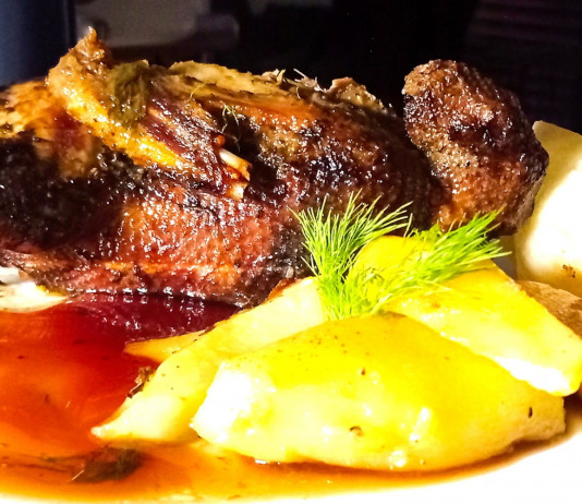 Germano reale in forno con gnocco fritto: la ricetta Germano reale in forno con gnocco fritto la ricetta