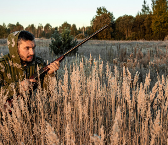 Associazioni venatorie negli Atc, la discussione sulla rappresentatività Associazioni venatorie negli Atc, la situazione in Calabria: cacciatore con fucile