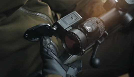 Una lente antiappannamento Swarovski Afl o Afl+ in omaggio con un cannocchiale Una lente antiappannamento Swarovski Afl o Afl+ in omaggio con un cannocchiale