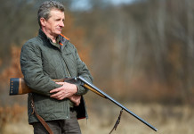 Modifiche della legge sulla caccia: i retroscena della Federcaccia Modifiche della legge sulla caccia: i retroscena della Federcaccia - cacciatore con fucile basculante in mano