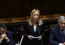 Tre passaggi sulla caccia nel decreto Agricoltura Tre passaggi sulla caccia nel decreto Agricoltura: Giorgia Meloni, presidente del consiglio (capo del governo) insieme a Matteo Salvini e Antonio Tajani in parlamento