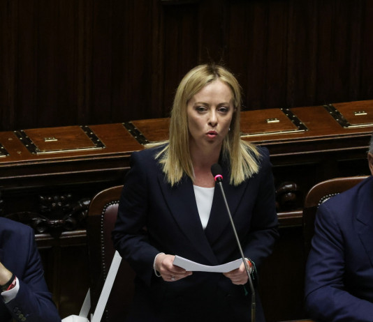 Tre passaggi sulla caccia nel decreto Agricoltura Tre passaggi sulla caccia nel decreto Agricoltura: Giorgia Meloni, presidente del consiglio (capo del governo) insieme a Matteo Salvini e Antonio Tajani in parlamento