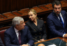 Alla Camera accolto odg Bruzzone su riforma della legge sulla caccia Accolto odg Bruzzone su riforma della legge sulla caccia: Giorgia Meloni alla Camera tra Antonio Tajani e Matteo Salvini, vicepresidenti del suo governo