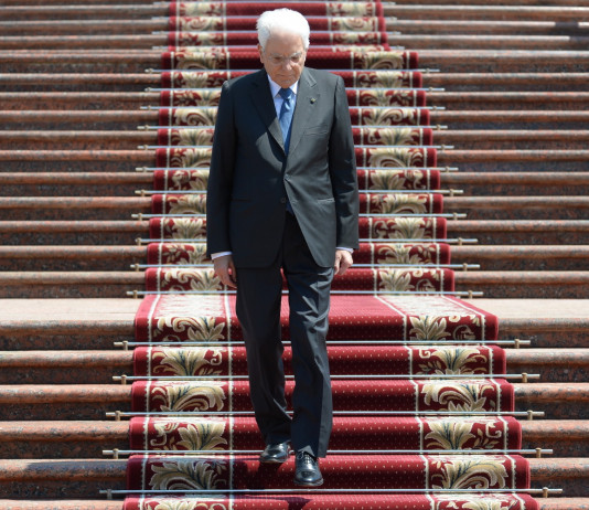 Emendamento sui calendari venatori, animalisti s’appellano a Mattarella Emendamento sui calendari venatori, animalisti s’appellano a Mattarella: Mattarella scende le scale