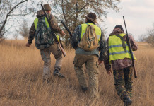 Libera Caccia: bene la riforma della legge 157/92, ma risolvere le criticità Libera Caccia: bene la riforma della legge 157/92, ma risolvere le criticità: tre cacciatori di spalle