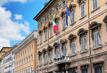 S’allungano i tempi della riforma della legge sulla caccia Si allungano i tempi della riforma della legge sulla caccia - facciata di palazzo madama, sede del senato della repubblica italiana