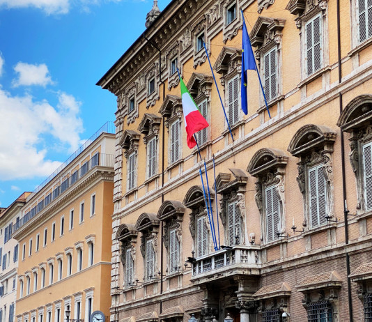 S’allungano i tempi della riforma della legge sulla caccia Si allungano i tempi della riforma della legge sulla caccia - facciata di palazzo madama, sede del senato della repubblica italiana