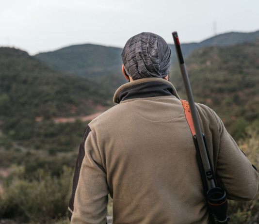 Consiglio di Stato accoglie controricorso sulla rappresentanza dei cacciatori negli Atc Consiglio di Stato accoglie controricorso sulla rappresentanza dei cacciatori negli Atc reggini: cacciatore di spalle