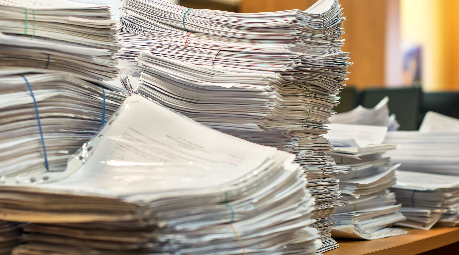 Il Pd: corsi obbligatori prima dell’esame per la licenza di porto d’armi venatorio Il Pd: corsi obbligatori prima dell’esame per la licenza di porto d’armi venatorio - fascicoli di documenti