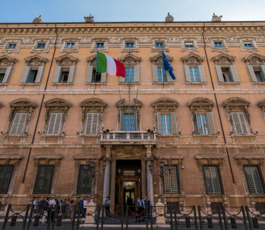 Mercoledì riprende la discussione della riforma della legge sulla caccia Mercoledì riprende la discussione della riforma della legge sulla caccia - facciata di palazzo madama, sede del Senato