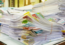 Non calendarizzato il voto degli emendamenti alla riforma della legge sulla caccia Non calendarizzato il voto degli emendamenti alla riforma della legge sulla caccia - pila di documenti