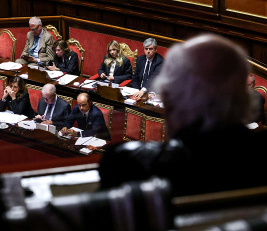 Senato approva decreto sicurezza con modifiche al divieto di porto di coltelli Senato approva decreto sicurezza con modifiche al divieto di porto di coltelli