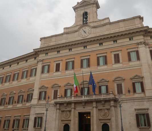 Ddl caccia, martedì le audizioni di ambientalisti e associazioni venatorie Ddl caccia, martedì le audizioni di ambientalisti e associazioni venatorie - Palazzo Montecitorio, sede della Camera dei deputati